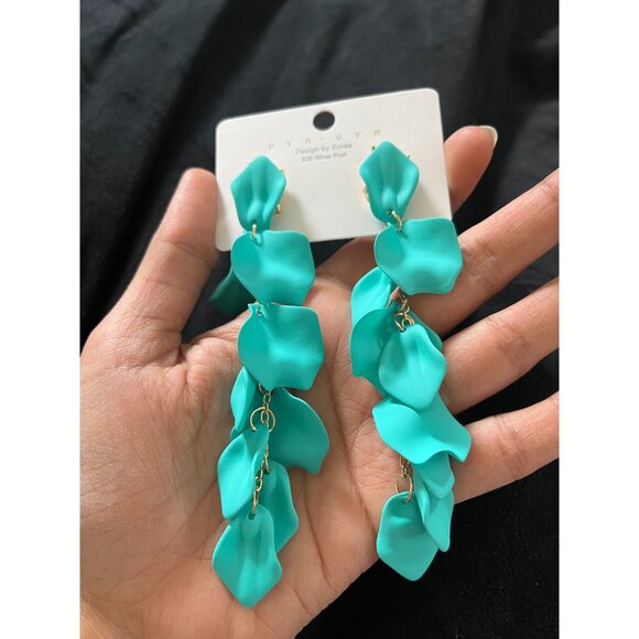Turquoise acrylic earrings , blue petal earrings , rose petal earrings - Picture 7 of 9